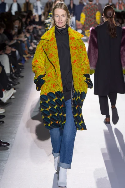 Look 53